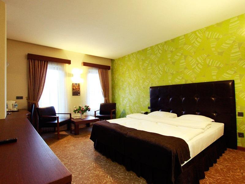 Highway Otel Elmalik   Exterior photo
