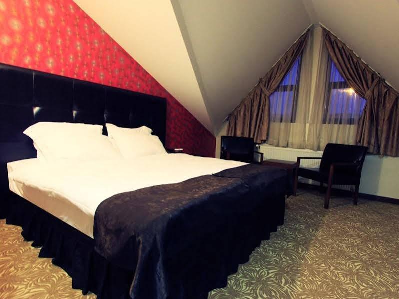 Highway Otel Elmalik   Exterior photo